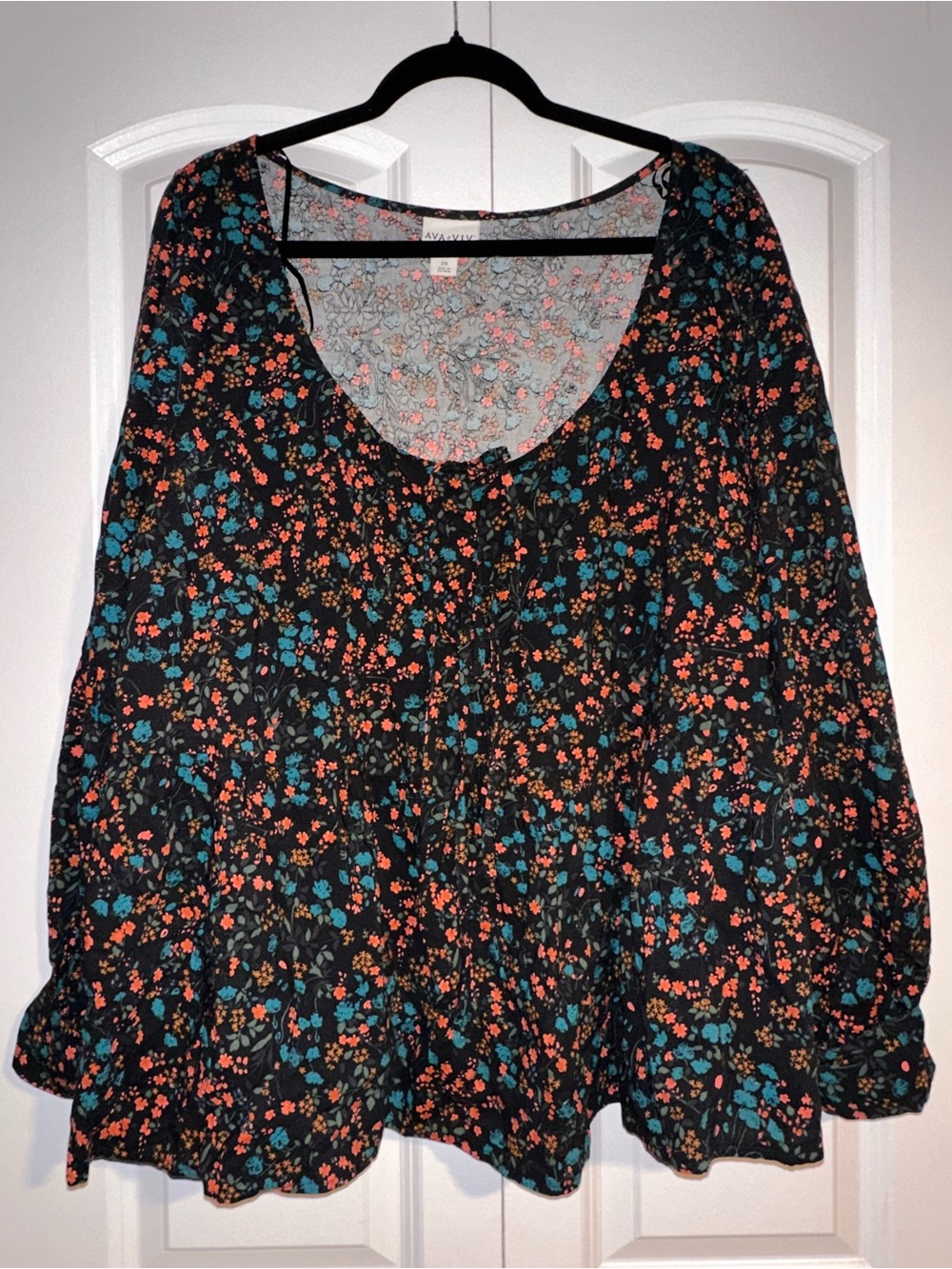 Ava & Viv Black Floral Peasant Blouse